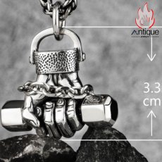 画像12: Antique Jewelry 拳ダンベル ネックレス スポーツ フィットネス ペンダント ヒップホップ チタン鋼ペンダント レトロ 学生 アクセサリー (12)