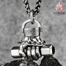 画像5: Antique Jewelry 拳ダンベル ネックレス スポーツ フィットネス ペンダント ヒップホップ チタン鋼ペンダント レトロ 学生 アクセサリー (5)