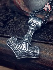 画像2: Antique Jewelry 北欧ヴァイキング戦斧ペンダント、男性用、レトロパンクスタイル、チタンスチール、オーディン神のハンマー、個性的なヒップホップペンダント (2)
