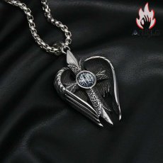 画像2: Antique Jewelry 堕天使 十字架ペンダント 悪魔の目 個性 ヒップホップ メンズネックレス チタン鋼 パンク ファッションペンダント アクセサリー (2)