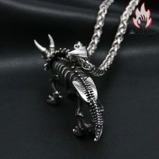 画像13: Antique Jewelry ティラノサウルス ドクロ ネックレス 恐竜骨格 パンク チタン鋼 ヒップホップ ペンダント 学生 セーターチェーン レトロなアクセサリー (13)