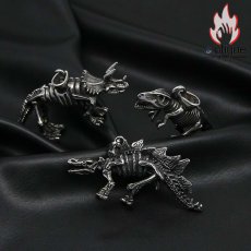 画像5: Antique Jewelry ティラノサウルス ドクロ ネックレス 恐竜骨格 パンク チタン鋼 ヒップホップ ペンダント 学生 セーターチェーン レトロなアクセサリー (5)