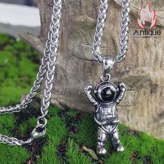 画像6: Antique Jewelry 宇宙飛行士 ネックレス チタン鋼 オリジナル ヒップホップ 男女学生 ペンダント レトロなアクセサリー (6)