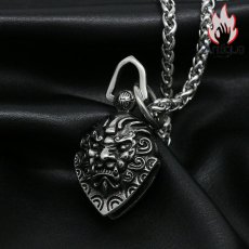 画像2: Antique Jewelry レトロ ライオン 山の神 魔除け 鈴 ペンダント 両面 チタン鋼 個性ネックレス ペンダント アクセサリー (2)