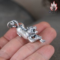 画像7: Antique Jewelry S990銀装飾、レトロなタイガーデザインのメンズシルバーペンダント、タイガーパワーが溢れる実体吊り下げ (7)