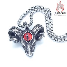 画像2: Antique Jewelry 悪魔の目とサタンのヒツジのトーテムネックレス メンズのビンテージスタイル、チタン鋼ペンダントはどんなスタイルにも合う汎用性の高い個性アイテム (2)