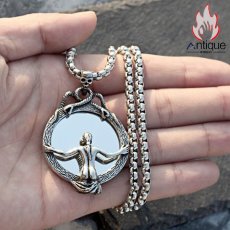 画像13: Antique Jewelry 照魔鏡と鬼女の髑髏ペンダントネックレス　メンズの個性的なアクセサリー、美女と骸骨のグラフィックが施されたチタンスチール製の装飾品 (13)