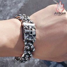 画像11: Antique Jewelry レトロなスカルチタンスチールブレスレット メンズ クールで個性的なパンクスタイルアクセサリー (11)