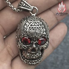 画像7: Antique Jewelry 欧米風 花彫りスカルチタンスチールネックレス 男性用 レトロで個性的なペンダントで、パンクスタイルにも合わせやすい男性アクセサリー (7)