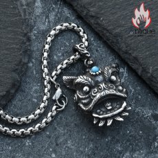 画像2: Antique Jewelry ビンテージな舞獅神獣目覚めたライオンペンダント メンズ パーソナルなチタンスチールアクセサリー ストリートファッションにぴったりなニットチェーン (2)