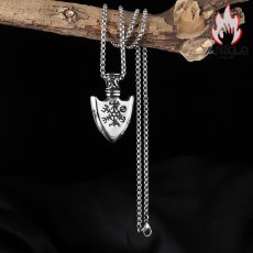 画像4: Antique Jewelry メ盾牌ネックレス チタン鋼 ヴァイキング コンパス 逆三角形ペンダント レトロ 学生向けアクセサリー (4)