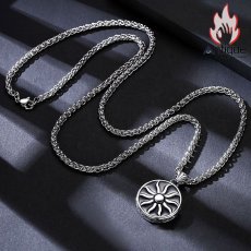 画像4: Antique Jewelry メンズ用チタンスチールレトロな太陽神トーテムペンダントネックレス 個性的な丸い装身具 (4)