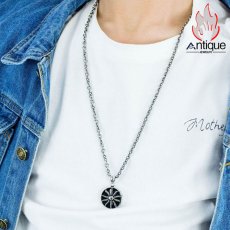 画像7: Antique Jewelry メンズ用チタンスチールレトロな太陽神トーテムペンダントネックレス 個性的な丸い装身具 (7)