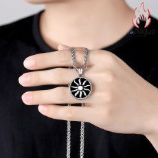 画像9: Antique Jewelry メンズ用チタンスチールレトロな太陽神トーテムペンダントネックレス 個性的な丸い装身具 (9)